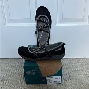 Dansko Women's Black and Gray Suede Flats